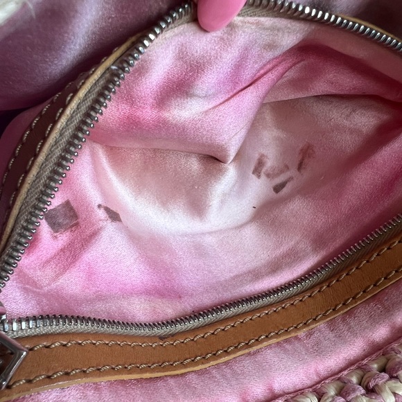 ✨SOLD✨ Vintage Fendi Pink Raffia Baguette - Picture 13 of 16